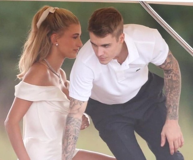 Đám cưới thế kỷ của Justin Bieber: Cặp đôi trao nụ hôn và tuyên thệ Con đồng ý trước 154 khách mời, tình đầu của chú rể đến chúc mừng - Ảnh 5.