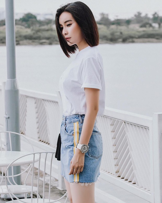 Style ngoài đời của mợ Hai (Tiếng Sét Trong Mưa): Tươi trẻ, sexy có cả nhưng ấn tượng nhất là những màn khoe chân siêu nuột - Ảnh 8.