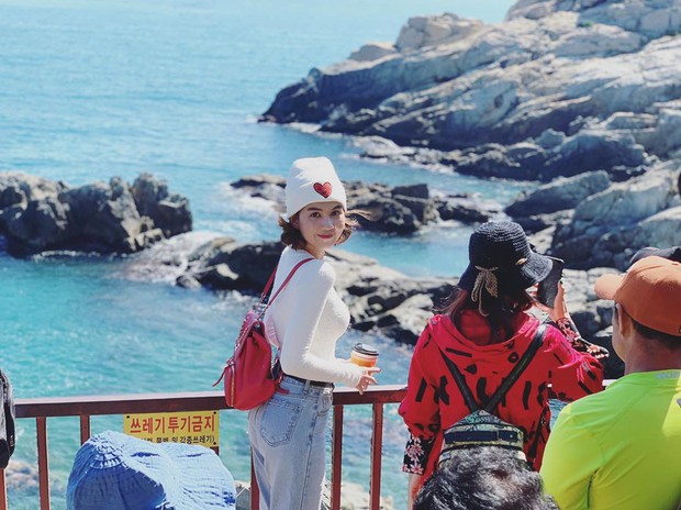 Đến Ngọc Trinh cũng “lực bất tòng tâm” vì tình trạng quá tải du lịch ở Hàn Quốc, muốn có hình đẹp phải chụp giữa “biển người”! - Ảnh 6.