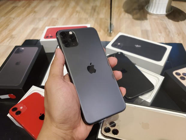 iPhone 11 hàng Lock rầm rộ đổ bộ Việt Nam, rẻ hơn tận 10-15 triệu so với máy gốc - Ảnh 2.