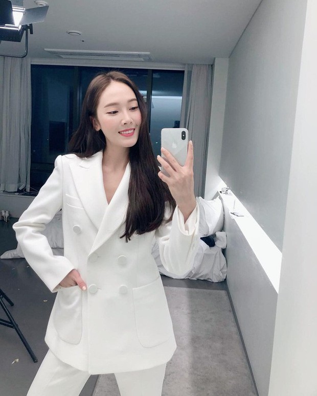 Sao Hàn mặc blazer: 5 công thức thường xuyên được sử dụng để diện thật trẻ trung chiếc áo đứng đắn này - Ảnh 11.