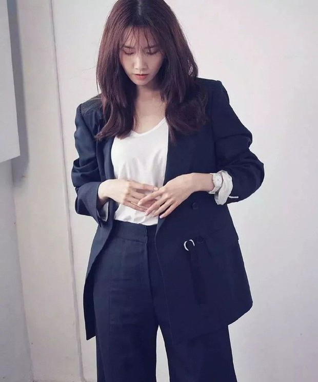 Sao Hàn mặc blazer: 5 công thức thường xuyên được sử dụng để diện thật trẻ trung chiếc áo đứng đắn này - Ảnh 12.