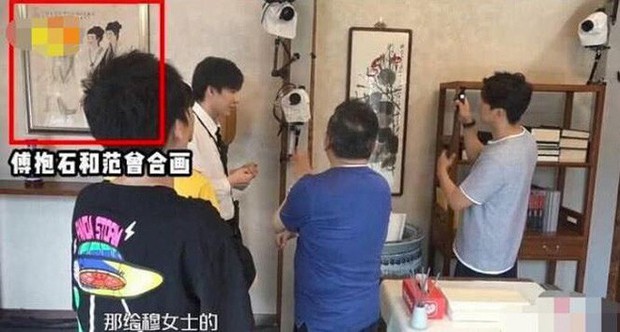 Dàn sao Tể Tướng Lưu Gù sau 21 năm: Hòa Thân lấy fan kém tận 20 tuổi, Càn Long muối mặt vì đứa con hư hỏng - Ảnh 10. Dàn sao Tể Tướng Lưu Gù sau 21 năm: Hòa Thân lấy fan kém tận 20 tuổi, Càn Long muối mặt vì đứa con hư hỏng - Ảnh 10.