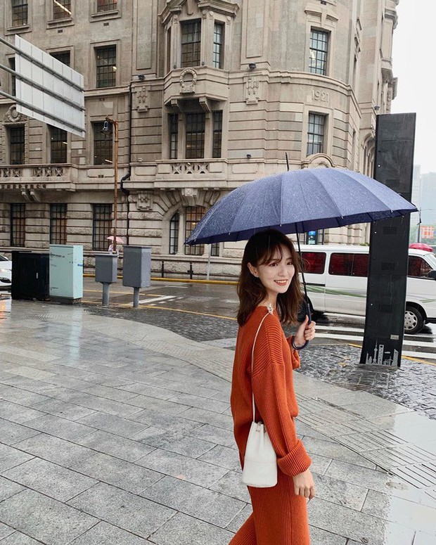 Ngắm ngay street style Châu Á tuần này để lên đồ cho mùa Thu/Đông năm nay - Ảnh 2. Áo len nữ cho những ngày đông thật phong cách