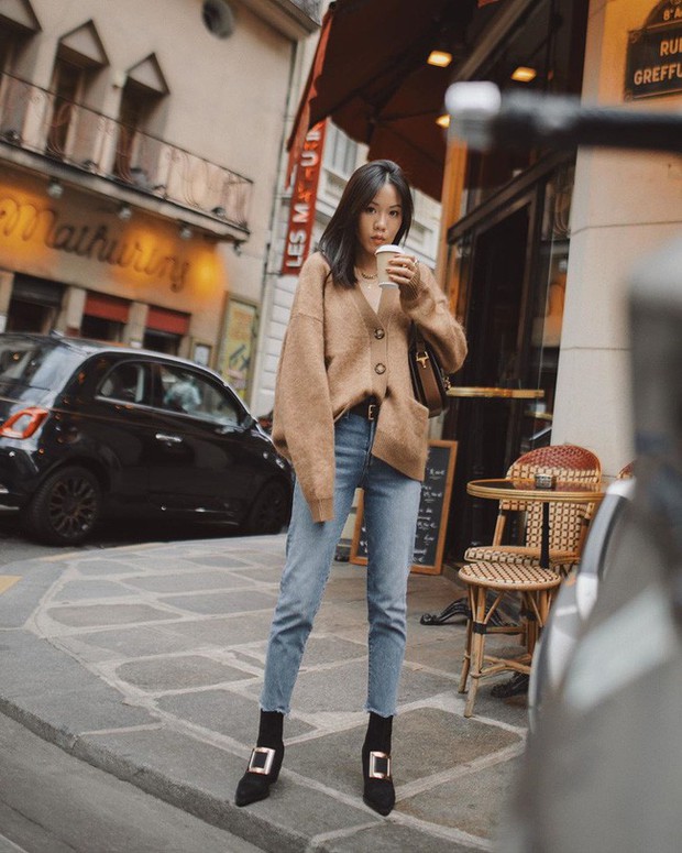 Ngắm ngay street style Châu Á tuần này để lên đồ cho mùa Thu/Đông năm nay - Ảnh 13. Áo len nữ cho những ngày đông thật phong cách