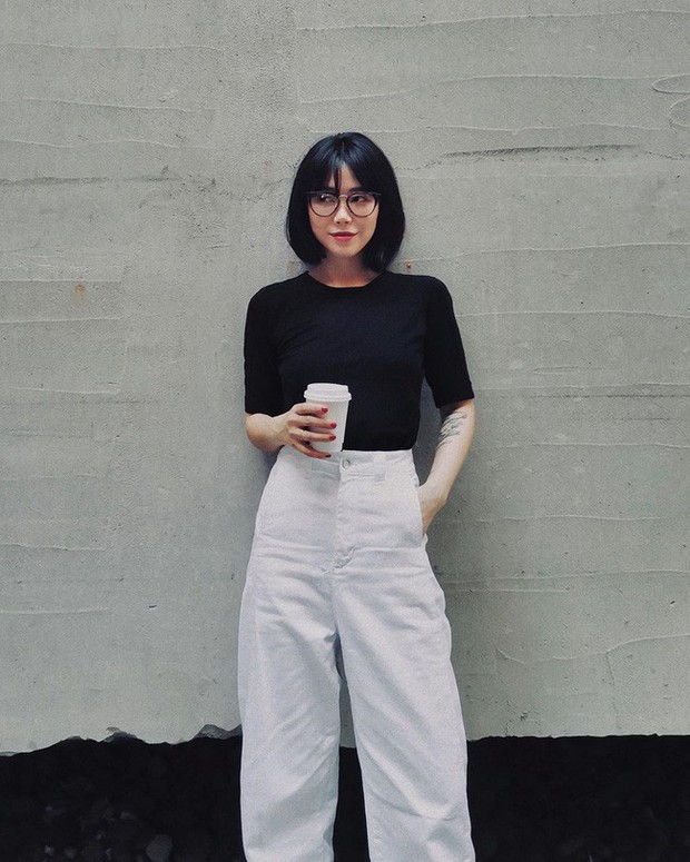 Ngắm ngay street style Châu Á tuần này để lên đồ cho mùa Thu/Đông năm nay - Ảnh 9. Mix đồ nữ cùng áo len