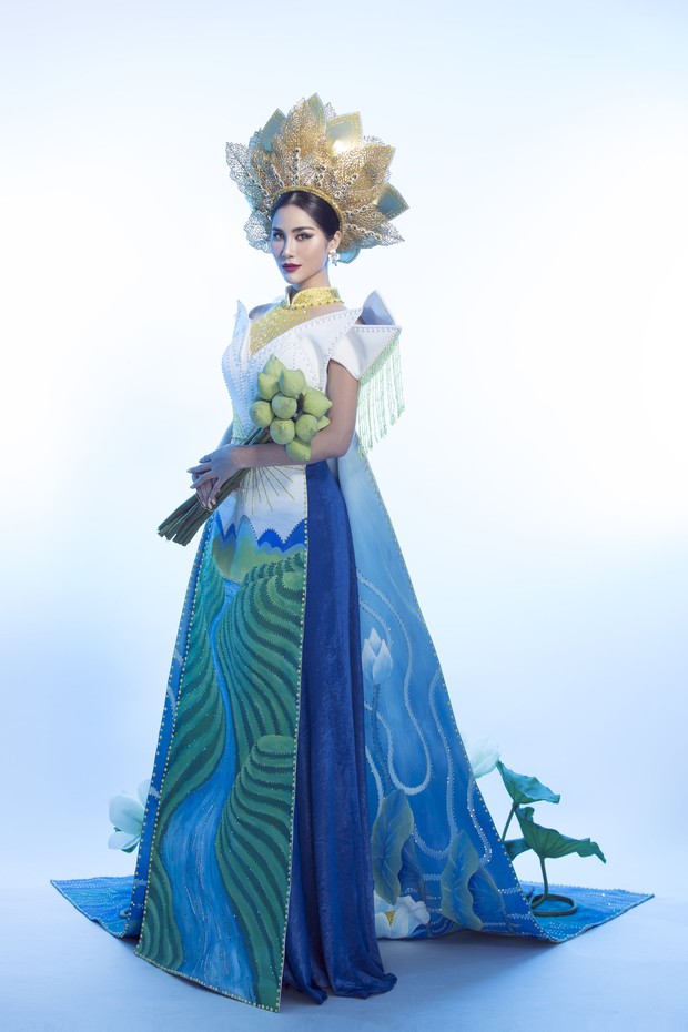 Ấn tượng với quốc phục mang cả hồ sen, đính kết 5000 viên pha lê mỹ nhân Việt chọn mang đến Hoa hậu Trái đất - Ảnh 1.