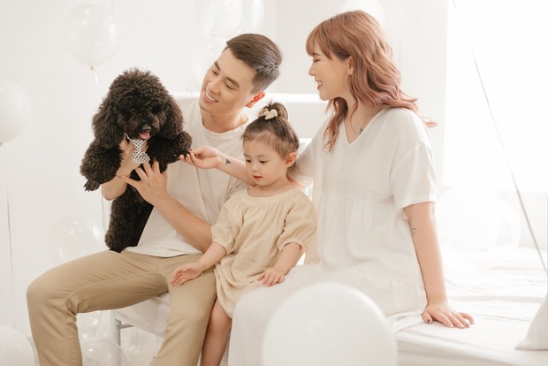 3 nhóc tì của 3 gia đình hot nhất MXH hiện nay: Cam được dạy làm việc nhà từ bé, Đậu bắn Tiếng Anh rất siêu, Xoài ngày càng ngoan và đáng yêu - Ảnh 3.