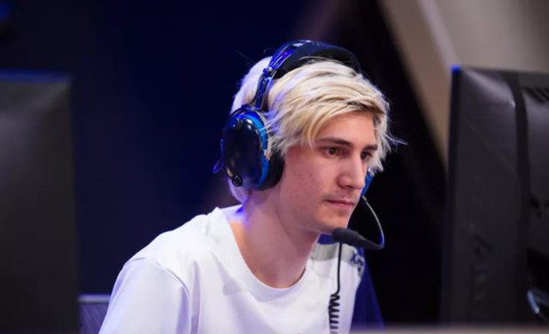 xQc vượt mặt “ông hoàng” Shroud để trở thành streamer có nhiều lượt đăng ký nhất trên Twitch - Ảnh 1.