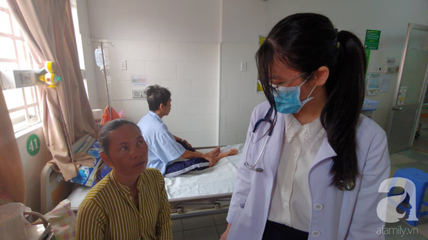 Bế tắc vì cảnh nghèo, con trai uống thuốc trừ sâu tự tử khiến người mẹ rụng rời tìm tiền cứu chữa - Ảnh 5.