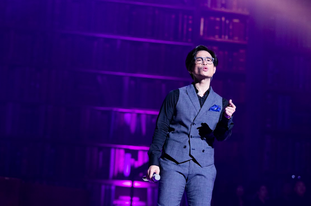 Hà Anh Tuấn bật khóc nức nở trước 2000 khán giả, quyết định dành tặng 1,5 tỉ đồng cho dự án “Rừng Việt Nam” tại concert “Truyện Ngắn” - Ảnh 1.