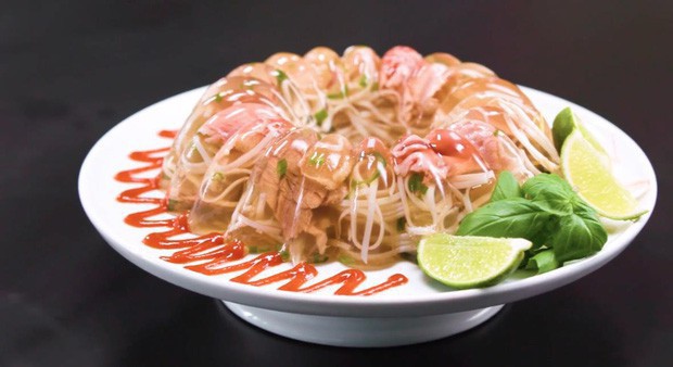 Biến tấu của phở Việt: Ngon thì ngon thật nhưng cũng có những phiên bản... hiểu được chết liền - Ảnh 8. Biến tấu của phở Việt: Ngon thì ngon thật nhưng cũng có những phiên bản... hiểu được chết liền - Ảnh 8.