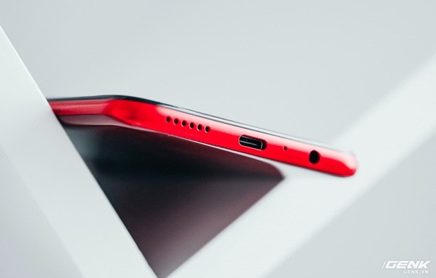 Trên tay Galaxy A20s đỏ chót: Bản nâng cấp “nhẹ”, thêm camera, màn hình LCD, chip Snapdragon 450 và lựa chọn bộ nhớ 64GB - Ảnh 13.