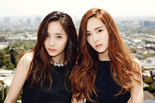Người cô độc nhất SM chính là Krystal: chị gái Jessica, thành viên f(x) đều rời công ty; phải chứng kiến người anh Jonghyun và bạn thân Sulli ra đi mãi mãi - Ảnh 1. Người cô độc nhất SM chính là Krystal: chị gái Jessica, thành viên f(x) đều rời công ty; phải chứng kiến người anh Jonghyun và bạn thân Sulli ra đi mãi mãi - Ảnh 1.