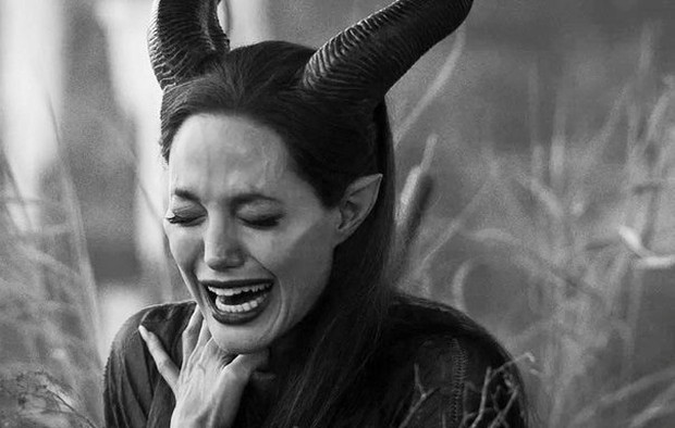 Giả thuyết Maleficent quyền lực cũng là một nạn nhân của căn bệnh trầm cảm? - Ảnh 6.