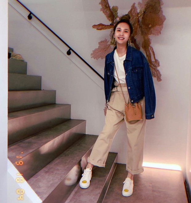 Học 15 cách diện sneakers trắng từ các sao nữ, bạn sẽ trở thành phiên bản trẻ trung sành điệu nhất của chính mình - Ảnh 12. Học 15 cách diện sneakers trắng từ các sao nữ, bạn sẽ trở thành phiên bản trẻ trung sành điệu nhất của chính mình - Ảnh 12.