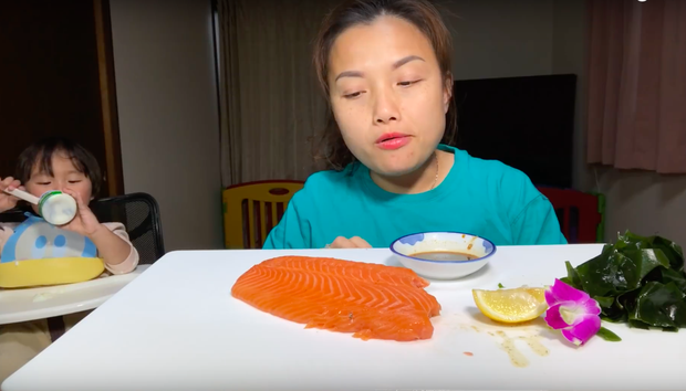 Hiện tượng MXH Quỳnh Trần JP đang sở hữu 4 video khủng nhất nhì giới Youtube ẩm thực Việt: toàn món đắt tiền, mukbang đúng kiểu 