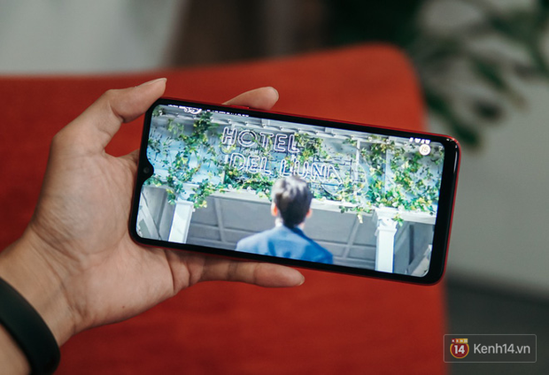 Cày phim qua Youtube và Netflix liên tục trên Galaxy A20s: Bao giờ thì hết pin? - Ảnh 1.