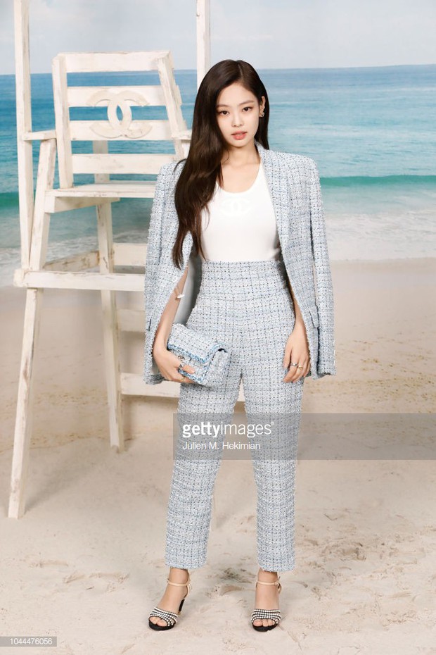 Jennie và 3 lần đi fashion week: lúc an toàn quá hoá nhạt, lúc lòe loẹt “khó ngấm - Ảnh 3. Jennie và 3 lần đi fashion week: lúc an toàn quá hoá nhạt, lúc lòe loẹt “khó ngấm - Ảnh 3.