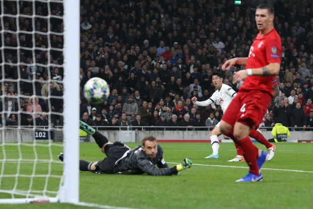 Chạnh lòng nhìn cảnh cầu thủ xuất sắc nhất châu Á buồn thiu vì thảm bại dù trước đó đã thông nòng với bàn thắng đầu tiên tại Champions League mùa này - Ảnh 2.