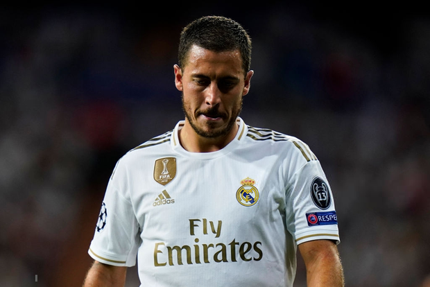 Courtois để thủng lưới hài hước, VAR cứu Real Madrid thoát khỏi trận thua nhục nhã trên sân nhà - Ảnh 10.
