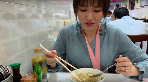Nói tiếng Việt có thể đôi khi chưa rõ nhưng Hari Won lại rất am hiểu ẩm thực Việt, từ ngày cưới Trấn Thành còn thường xuyên đi review ăn uống như ai - Ảnh 7. Nói tiếng Việt có thể đôi khi chưa rõ nhưng Hari Won lại rất am hiểu ẩm thực Việt, từ ngày cưới Trấn Thành còn thường xuyên đi review ăn uống như ai - Ảnh 7.