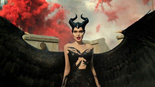 Maleficent đánh bay binh đoàn diệt Zombie của Emma Stone, nhưng doanh thu mở màn héo hơn hẳn phần 1 - Ảnh 2.