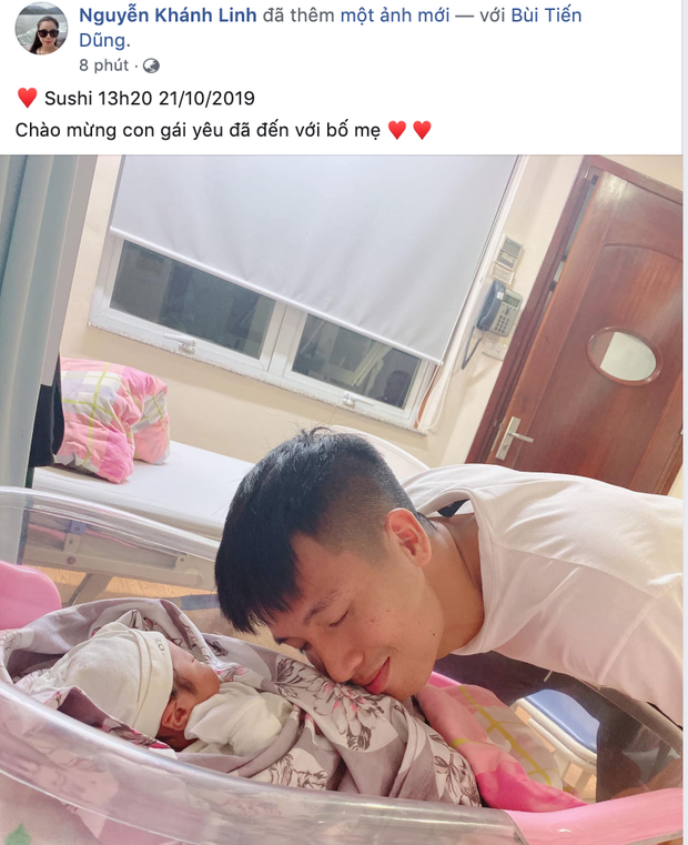 Khánh Linh sinh em bé, Bùi Tiến Dũng là chàng tuyển thủ hạnh phúc nhất đêm nay khi được lên chức bố - Ảnh 2.