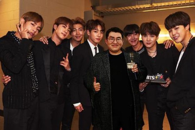 BTS chưa có lịch tái xuất đã thế còn có tin 1 thành viên nhập ngũ năm 2019, Bighit lên tiếng nhưng fan vẫn nghi: Sắp có biến căng gì à? - Ảnh 1. BTS chưa có lịch tái xuất đã thế còn có tin 1 thành viên nhập ngũ năm 2019, Bighit lên tiếng nhưng fan vẫn nghi: Sắp có biến căng gì à? - Ảnh 1.