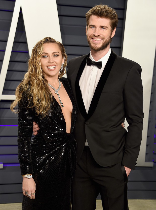 Miley Cyrus continues to shock when she shows off her private parts on livestream, people immediately think of Liam Hemsworth - Photo 2.
