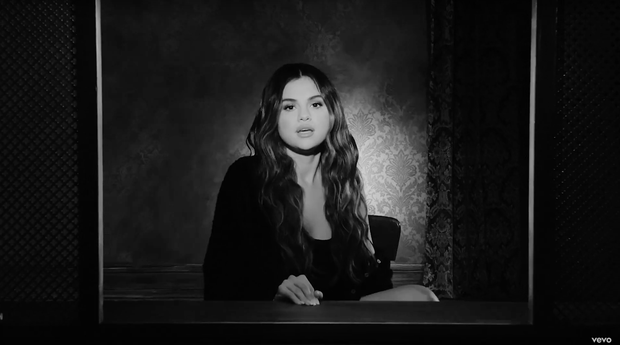 Selena Gomez tái xuất đầy ma mị trong MV mới, tuyên ngôn self-love sau thời gian dài lận đận trong chuyện tình yêu - Ảnh 2.