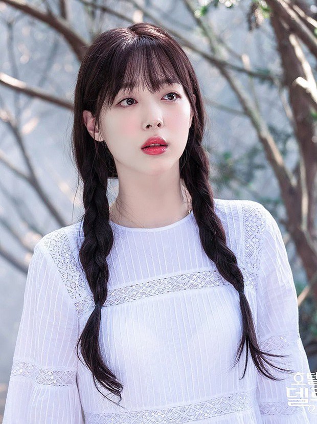 IU đăng ảnh kỷ niệm 4 năm ra album sau đám tang Sulli, ý nghĩa đằng sau bức tranh đi kèm gây xót xa - Ảnh 8.