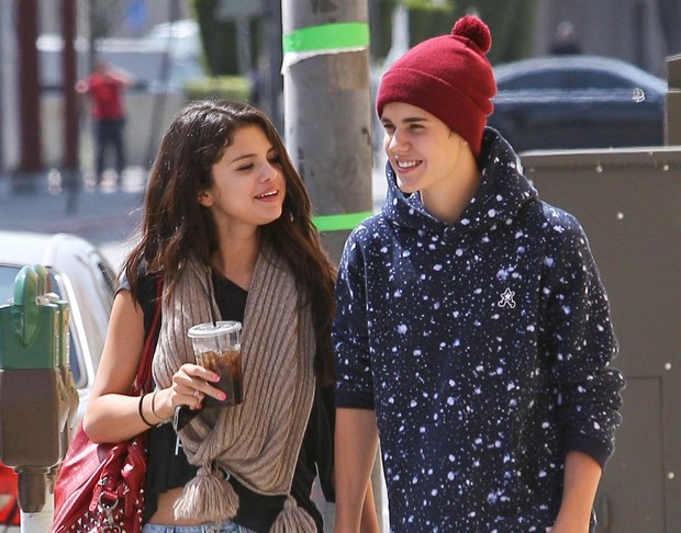 Hóa ra ca khúc mới nhất của Selena Gomez không phải hát về Justin Bieber, mà về một tình cũ khác! - Ảnh 2. Hóa ra ca khúc mới nhất của Selena Gomez không phải hát về Justin Bieber, mà về một tình cũ khác! - Ảnh 2.