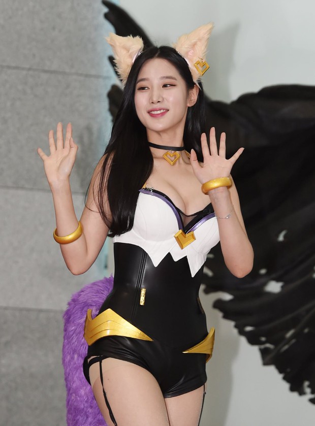 Ngắm đường cong nóng bỏng của Johyun - Nữ idol Hàn Quốc xinh đẹp, mê cosplay và chơi game cực đỉnh - Ảnh 2.