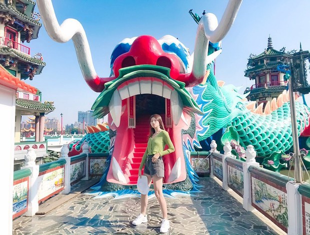 Ra đây mà xem ngôi chùa “rồng bay hổ múa” có thật ở Đài Loan, nhìn hình check-in trên Instagram mà choáng ngợp - Ảnh 28.