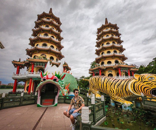 Ra đây mà xem ngôi chùa “rồng bay hổ múa” có thật ở Đài Loan, nhìn hình check-in trên Instagram mà choáng ngợp - Ảnh 16.