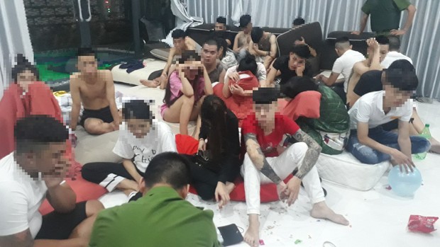 Đà Nẵng: Thuê villa tổ chức tiệc ma túy mừng sinh nhật, 22 thanh niên nam nữ bị tạm giữ - Ảnh 1.