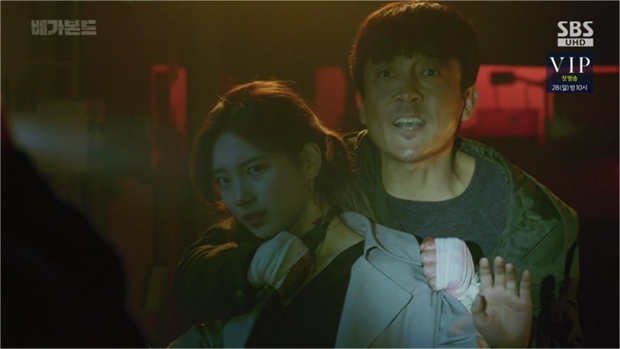 Tung cú lừa tưởng thoát được ải sếp lớn, Lee Seung Gi và Suzy vẫn bị đánh úp trong tập 11 Vagabond - Ảnh 2.