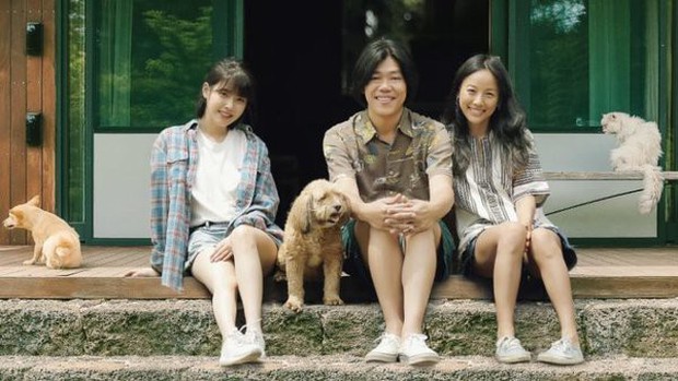 Không chỉ sáng tác cho Sulli, IU còn có rất nhiều bài hát hay viết tặng các nàng thơ nổi tiếng, gồm cả Lee Hyori đến nữ diễn viên Vì sao đưa anh tới - Ảnh 1. Không chỉ sáng tác cho Sulli, IU còn có rất nhiều bài hát hay viết tặng các nàng thơ nổi tiếng, gồm cả Lee Hyori đến nữ diễn viên Vì sao đưa anh tới - Ảnh 1.