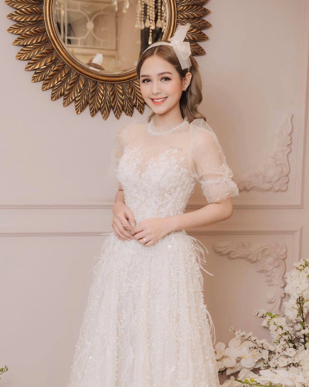 Streamer giàu nhất Việt Nam Xemesis mới tung ảnh cưới: Cô dâu kém 13 tuổi đẹp xuất sắc, chú rể xuất hiện đúng một lần - Ảnh 6.