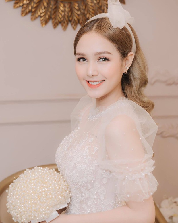 Streamer giàu nhất Việt Nam Xemesis mới tung ảnh cưới: Cô dâu kém 13 tuổi đẹp xuất sắc, chú rể xuất hiện đúng một lần - Ảnh 4.