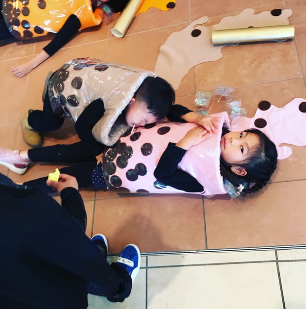 Đáng sợ hơn cả ma quỷ chính là cốc tà tưa vừa mua xong đã bị đổ, best hoá trang mùa Halloween đây rồi! - Ảnh 3.