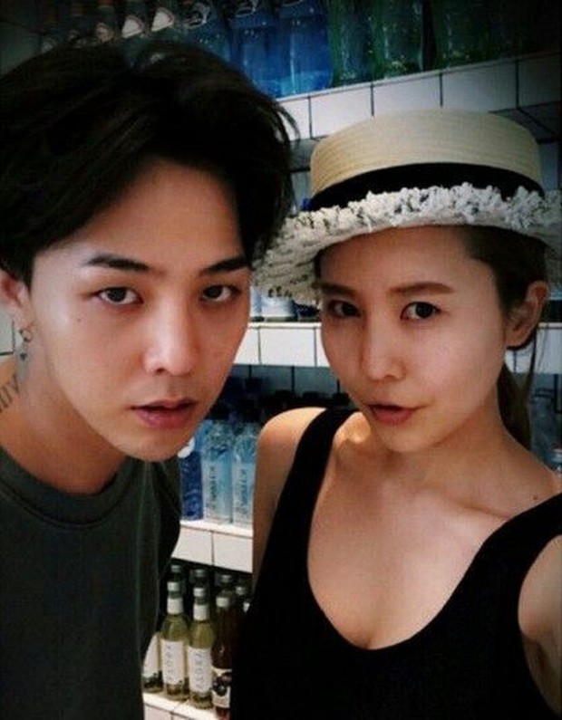 Fan BTS tổng tấn công, bắt nạt chị gái G-Dragon do đăng ảnh... pháo hoa, ai ngờ bị ném đá ngược vì thiếu văn minh - Ảnh 1. Fan BTS tổng tấn công, bắt nạt chị gái G-Dragon do đăng ảnh... pháo hoa, ai ngờ bị ném đá ngược vì thiếu văn minh - Ảnh 1.