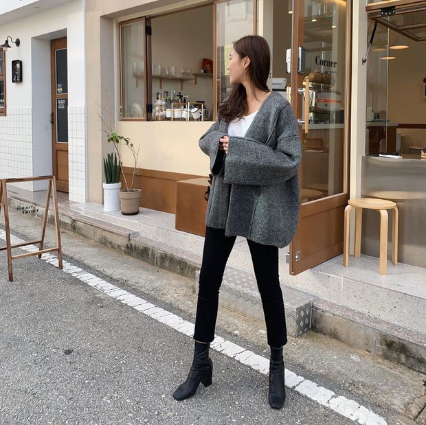 Bước đầu tiên để nàng công sở đưa style lên tầm cao mới chính là ghim 5 phương pháp diện boots sau - Ảnh 17. Bước đầu tiên để nàng công sở đưa style lên tầm cao mới chính là ghim 5 phương pháp diện boots sau - Ảnh 17.