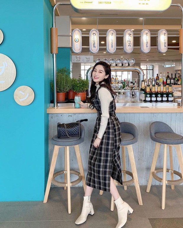 Bước đầu tiên để nàng công sở đưa style lên tầm cao mới chính là ghim 5 phương pháp diện boots sau - Ảnh 10. Bước đầu tiên để nàng công sở đưa style lên tầm cao mới chính là ghim 5 phương pháp diện boots sau - Ảnh 10.
