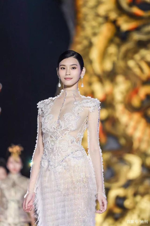 Ming Xi sinh cháu đích tôn cho gia tộc họ Hà quyền lực, thái độ của mẹ chồng đã thay đổi hoàn toàn - Ảnh 5.