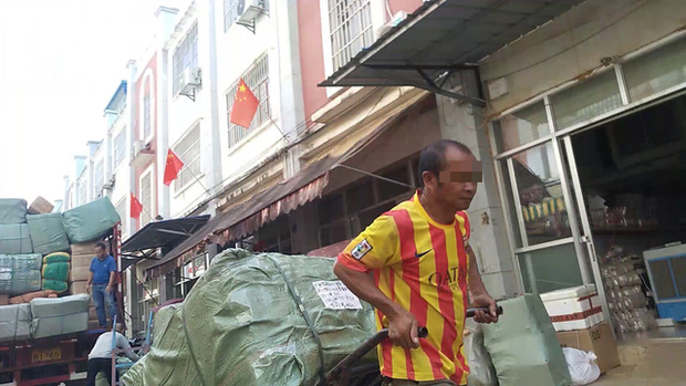  Tận thấy đường đi của hàng lậu “tuồn” từ Trung Quốc về Việt Nam - Ảnh 4.