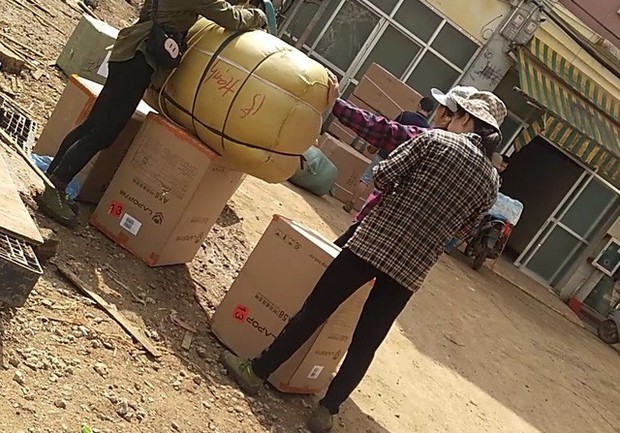  Tận thấy đường đi của hàng lậu “tuồn” từ Trung Quốc về Việt Nam - Ảnh 5.