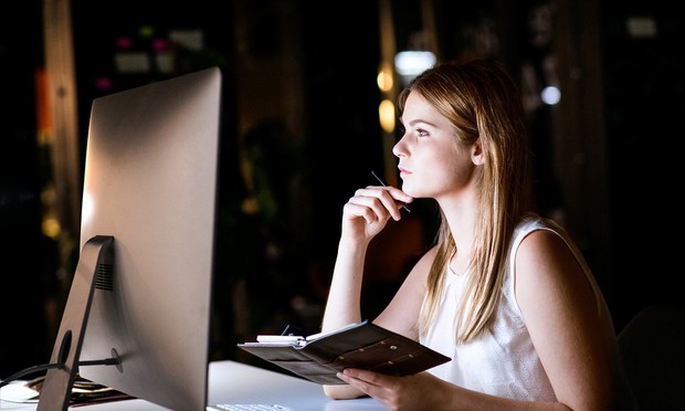 9 nguyên nhân không ngờ có thể dẫn đến rụng tóc, ảnh hưởng lớn tới diện mạo của bạn - Ảnh 3. 9 nguyên nhân không ngờ có thể dẫn đến rụng tóc, ảnh hưởng lớn tới diện mạo của bạn - Ảnh 3.