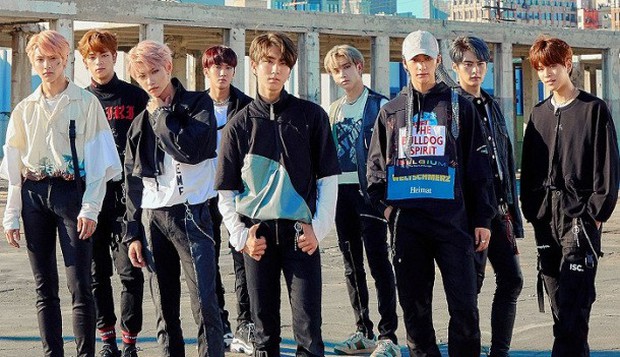 Năm hạn của boygroup Kpop: Hàng loạt nam idol rời nhóm, không vì scandal nghiêm trọng thì cũng rút lui siêu bí ẩn - Ảnh 24. Năm hạn của boygroup Kpop: Hàng loạt nam idol rời nhóm, không vì scandal nghiêm trọng thì cũng rút lui siêu bí ẩn - Ảnh 24.